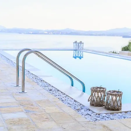 Villa Sleeps 8 Pool Air Con Wifi