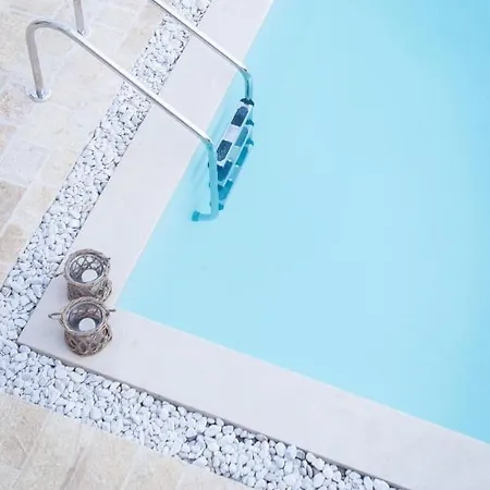 Sleeps 8 Pool Air Con Wifi Villa